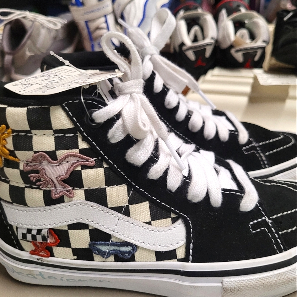 Vans 'Skateistan'... size:4